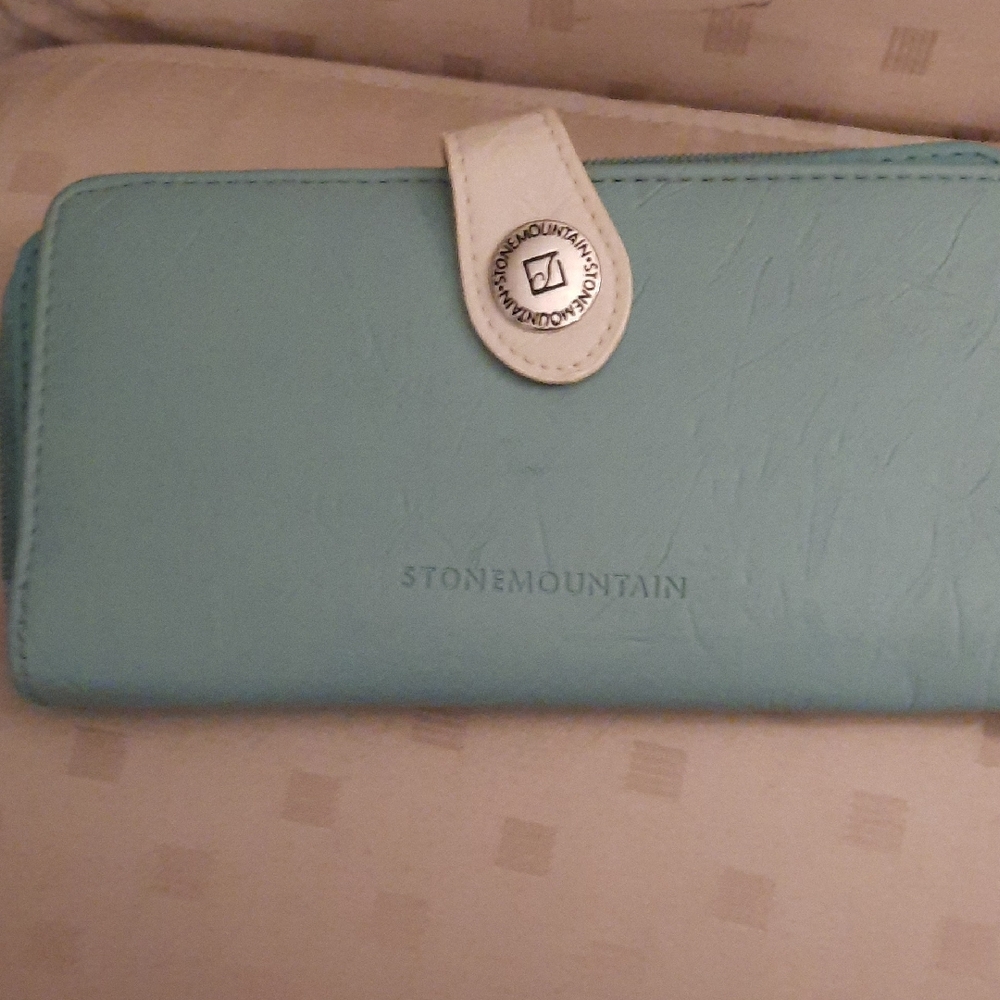Stone Mountain Accessories Blue Wallet